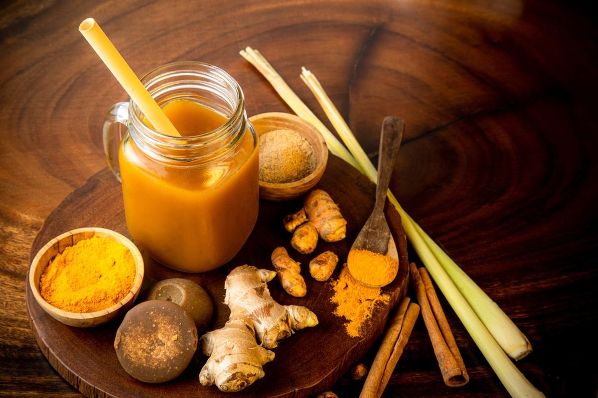 Dikenal Pahit, Kenali Dulu Manfaat Jamu bagi Tubuh
