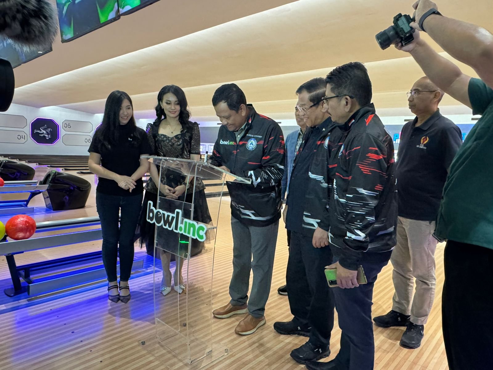 Jelang SEA Games 2025, Atlet Bowling Indonesia Siap Latihan di Bowl.Inc 