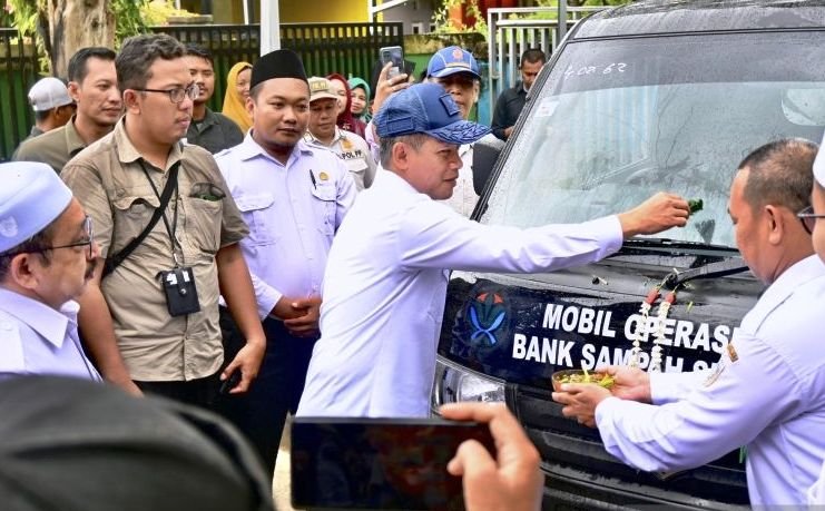 Bank Sampah Sekumpul, Menteri LH Hanif Ganjar Mobil Berkat Inovasi