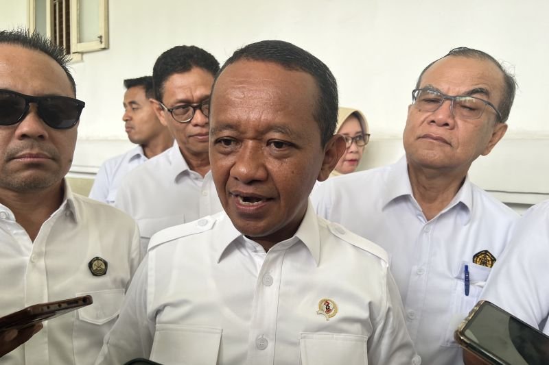 Menteri ESDM: RI Berencana Kurangi Impor BBM dari Singapura