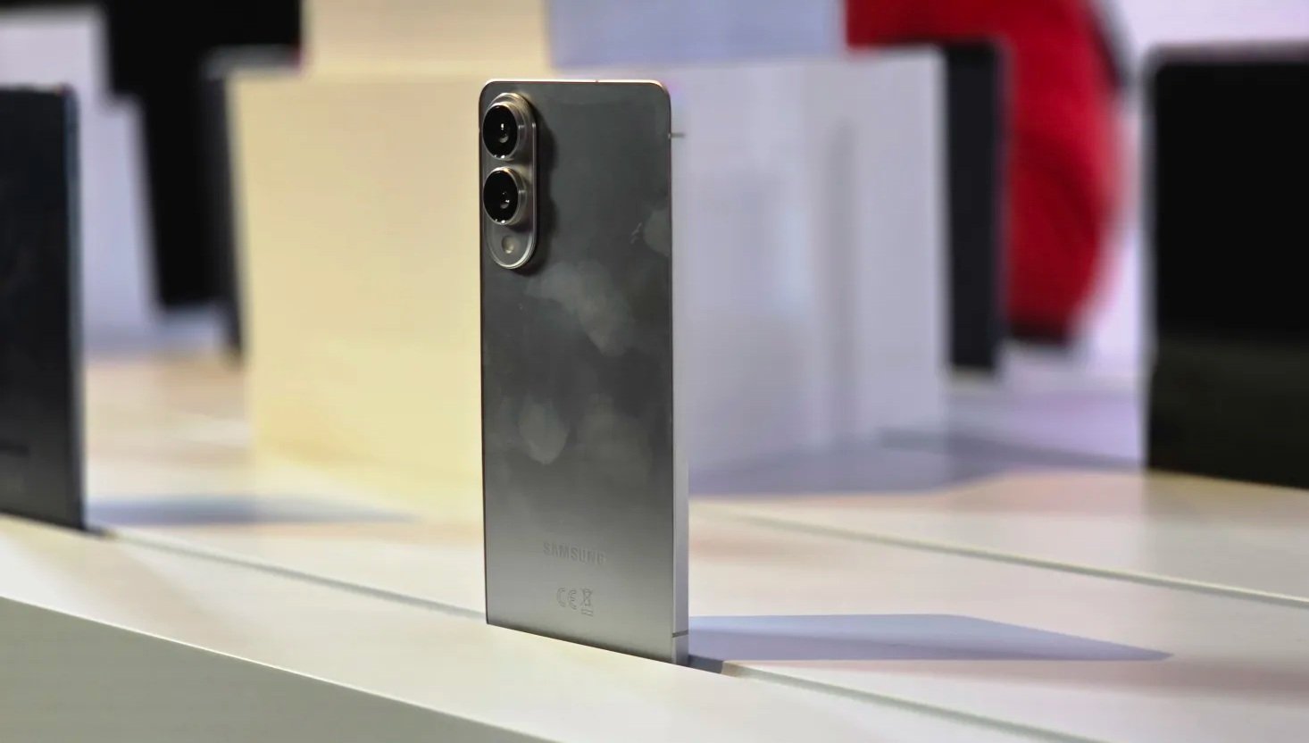 Samsung Rilis Galaxy S25 Edge Super Tipis saat Apple Siapkan iPhone Air