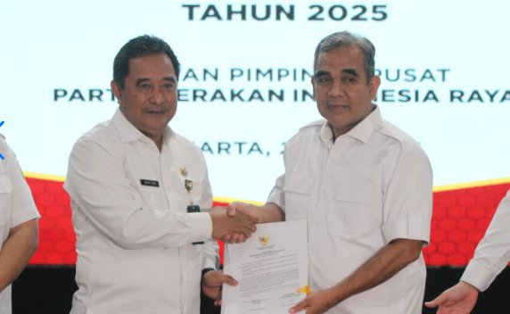 Kemendagri serahkan dana bantuan parpol Rp20 miliar ke Partai Gerindra