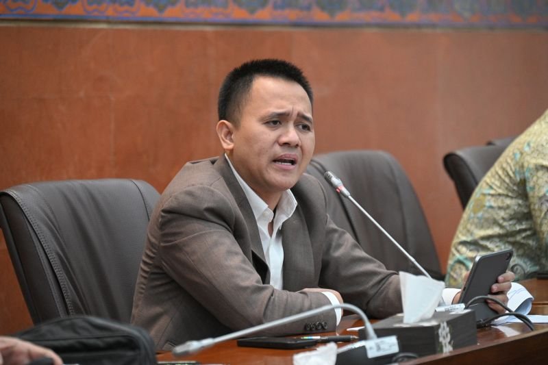 DPR Minta Pemerintah Evaluasi Penerbitan Izin Tambang