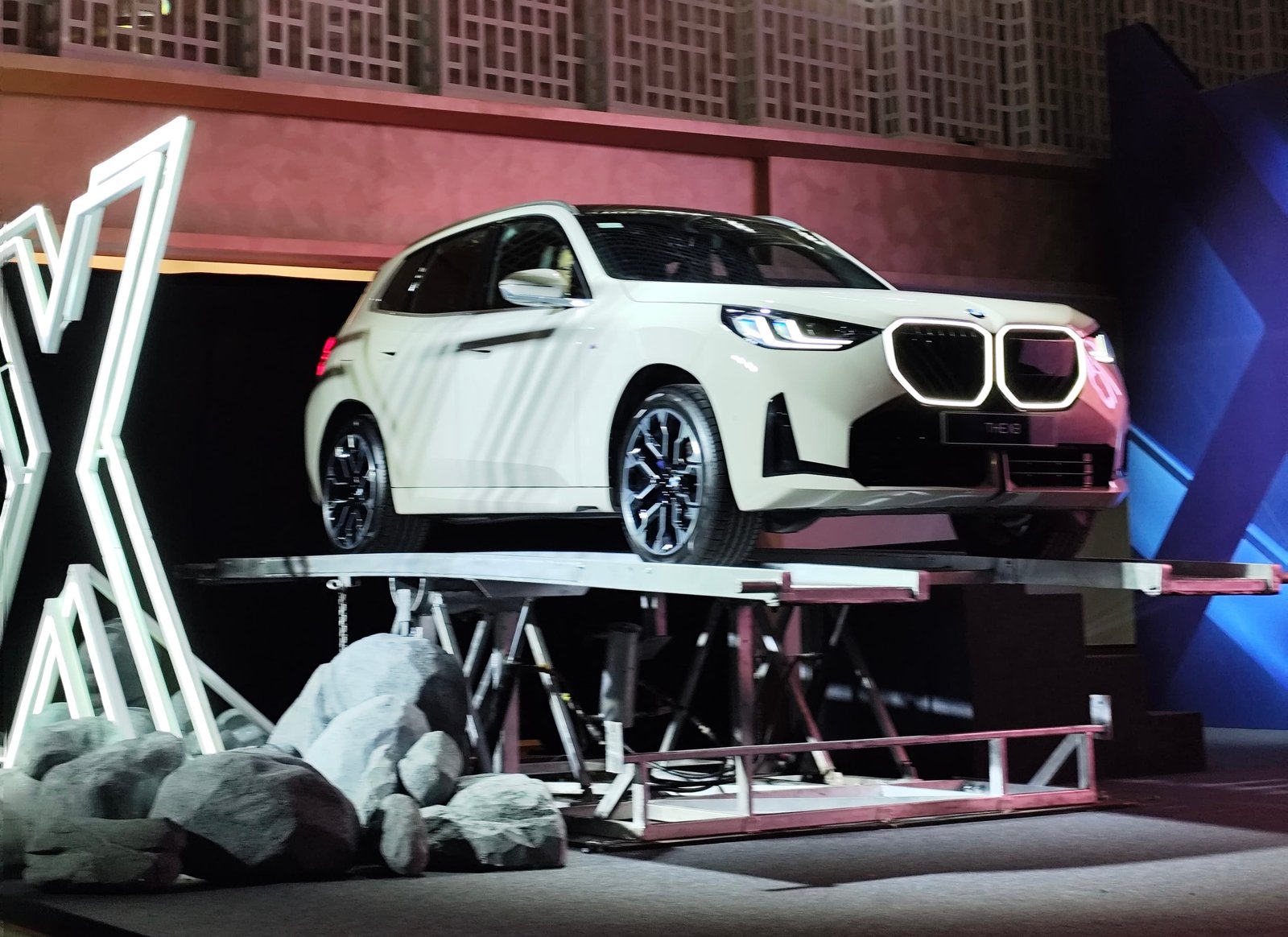 BMW X3 20 xDrive M Sport meluncur di Indonesia dengan harga Rp1,3 miliaran. Foto: apakabar.co.id/Abdu