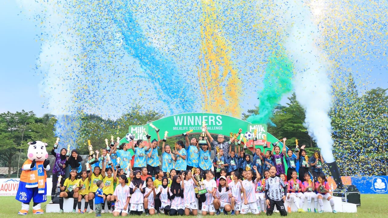 Dua Juara Bertahan Tak Tergoyahkan di MilkLife Soccer Challenge Bandung 2025