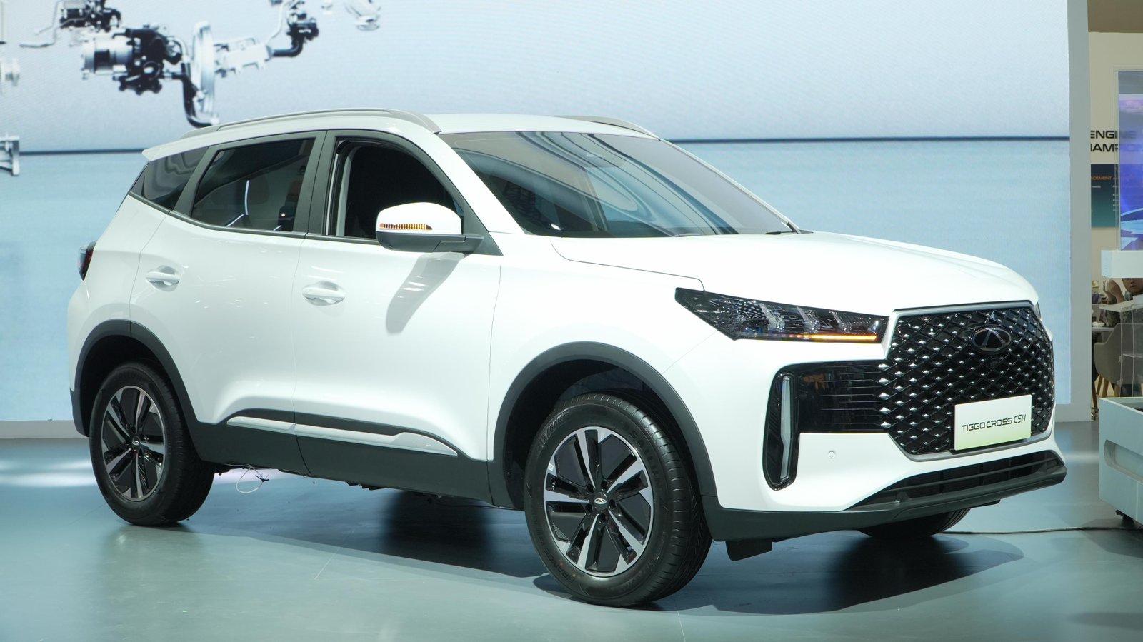 Chery Tiggo Cross CSH Raih Penghargaan Favorite Hybrid Vehicle di GIIAS 2025