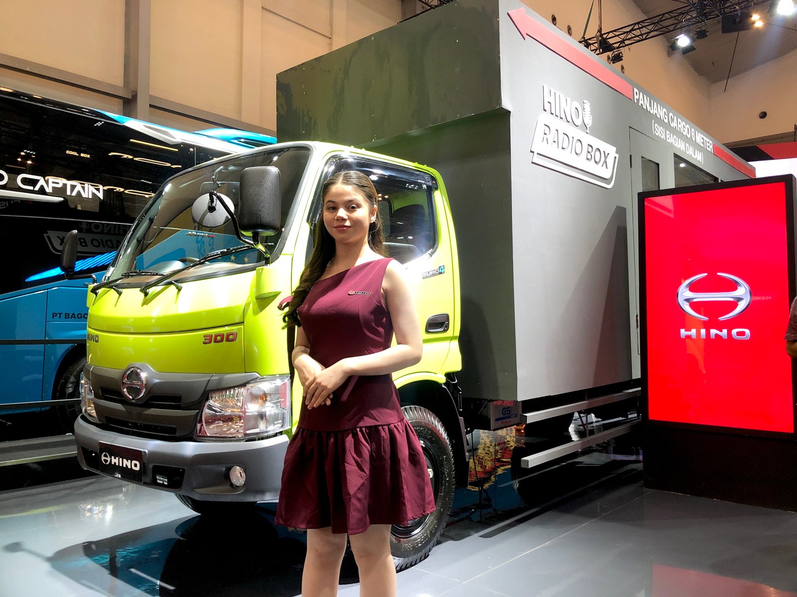 Truk Hino300 136 MDLR Mengaspal di GIIAS 2025, Cocok untuk Angkutan Logistik