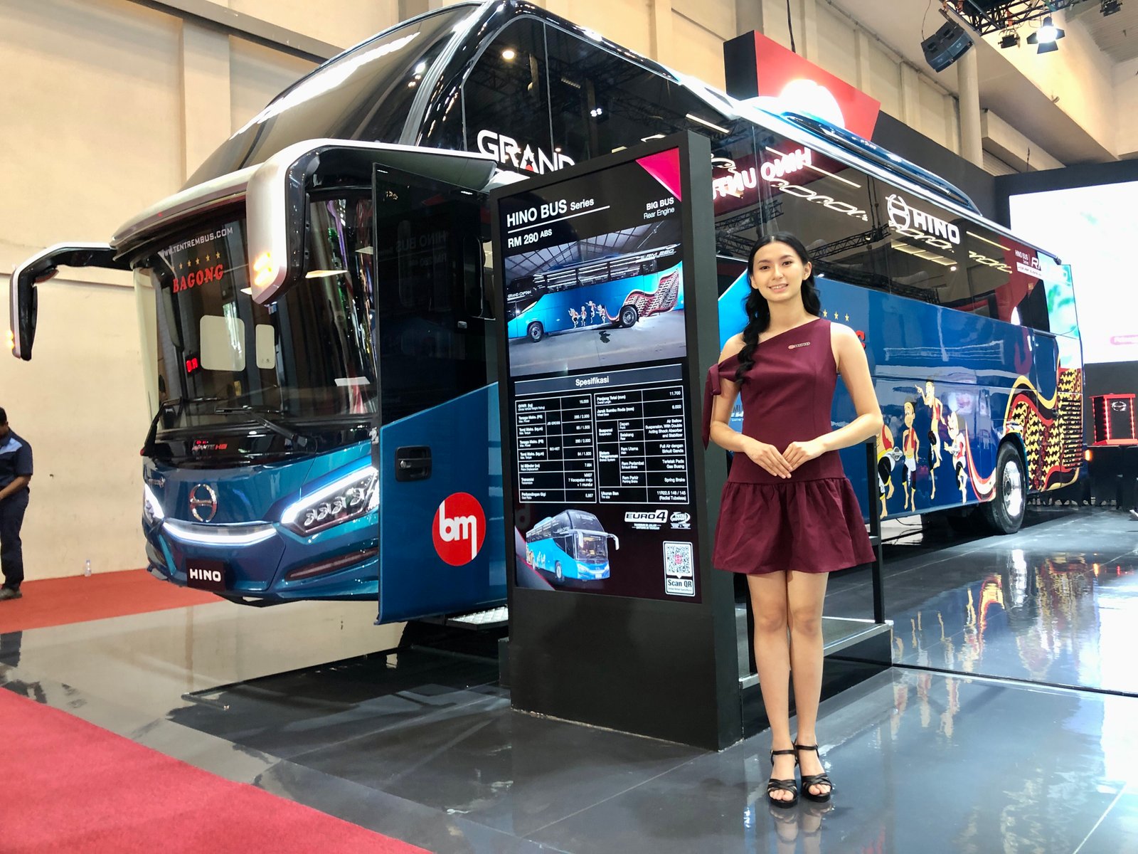 Hino Raih Top Brand Award 2025 Berkat Konsisten Penuhi Kebutuhan Pelanggan