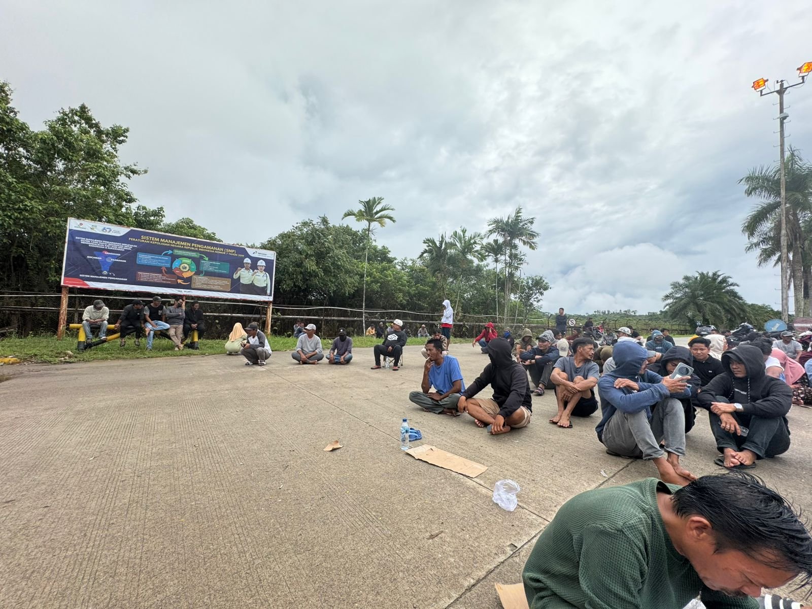 Nelayan Muara Badak: BPJS Tak Menyelesaikan Krisis Pencemaran Laut