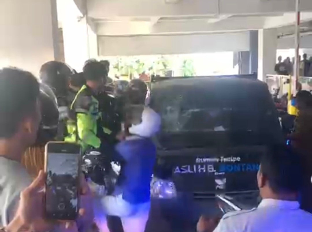 Viral Video Polisi Pukul Mobil, Polres Bontang Buka Suara