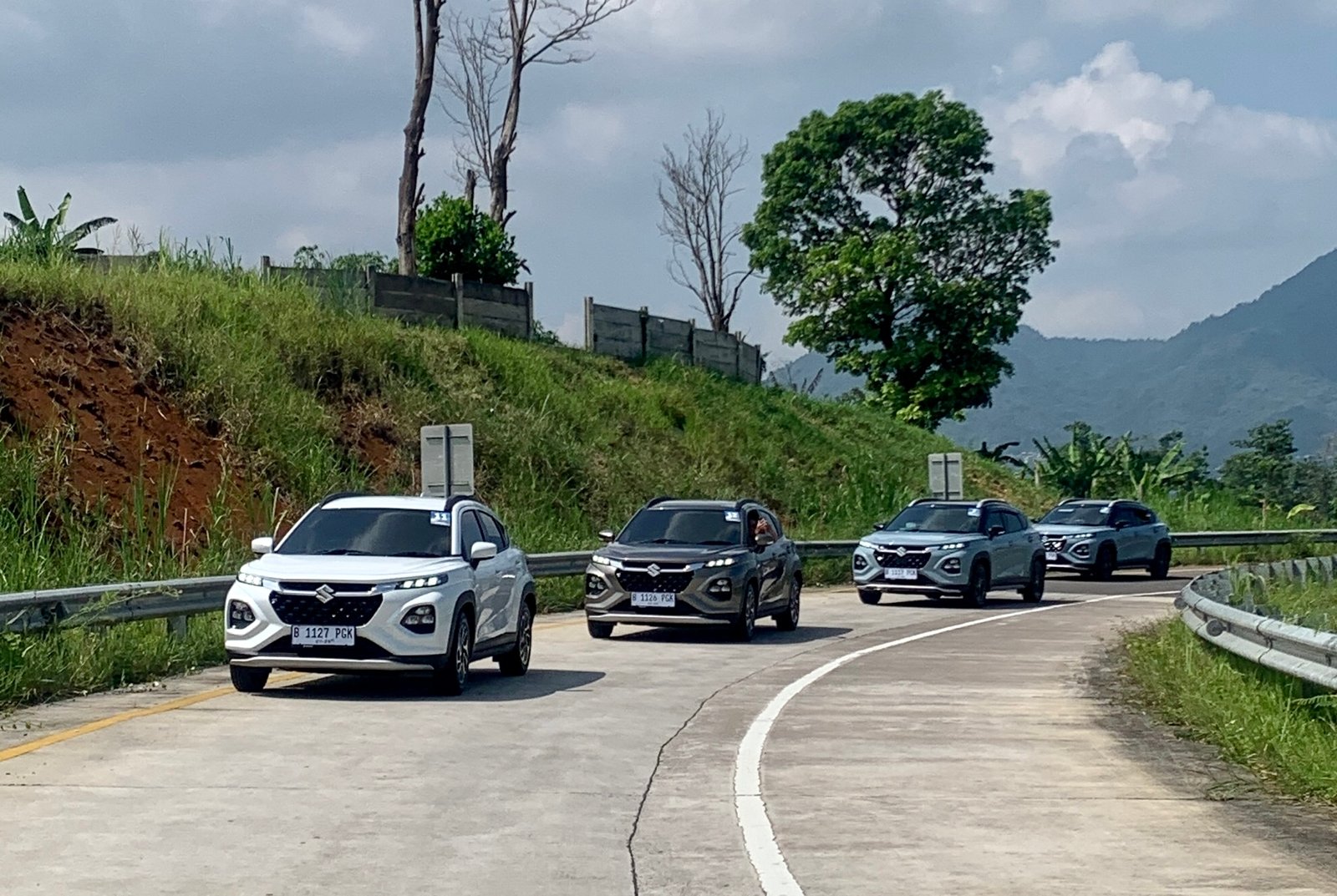 Suzuki Fronx: SUV Pintar yang Jadi Jawaban untuk Jalanan Indonesia