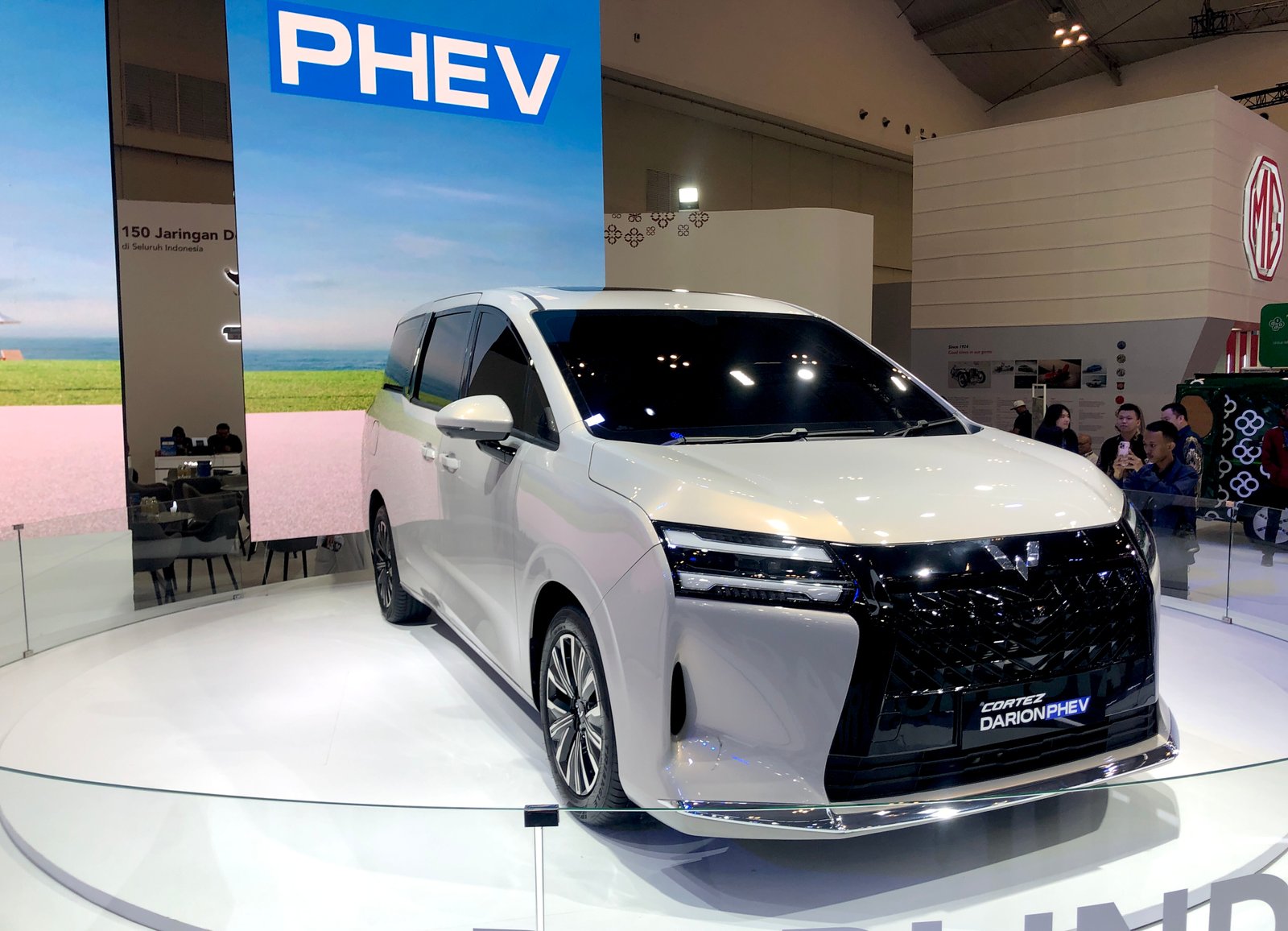 Wuling Cortez Darion: MPV PHEV Pertama di Indonesia yang Diproduksi Lokal di Pabrik Cikarang