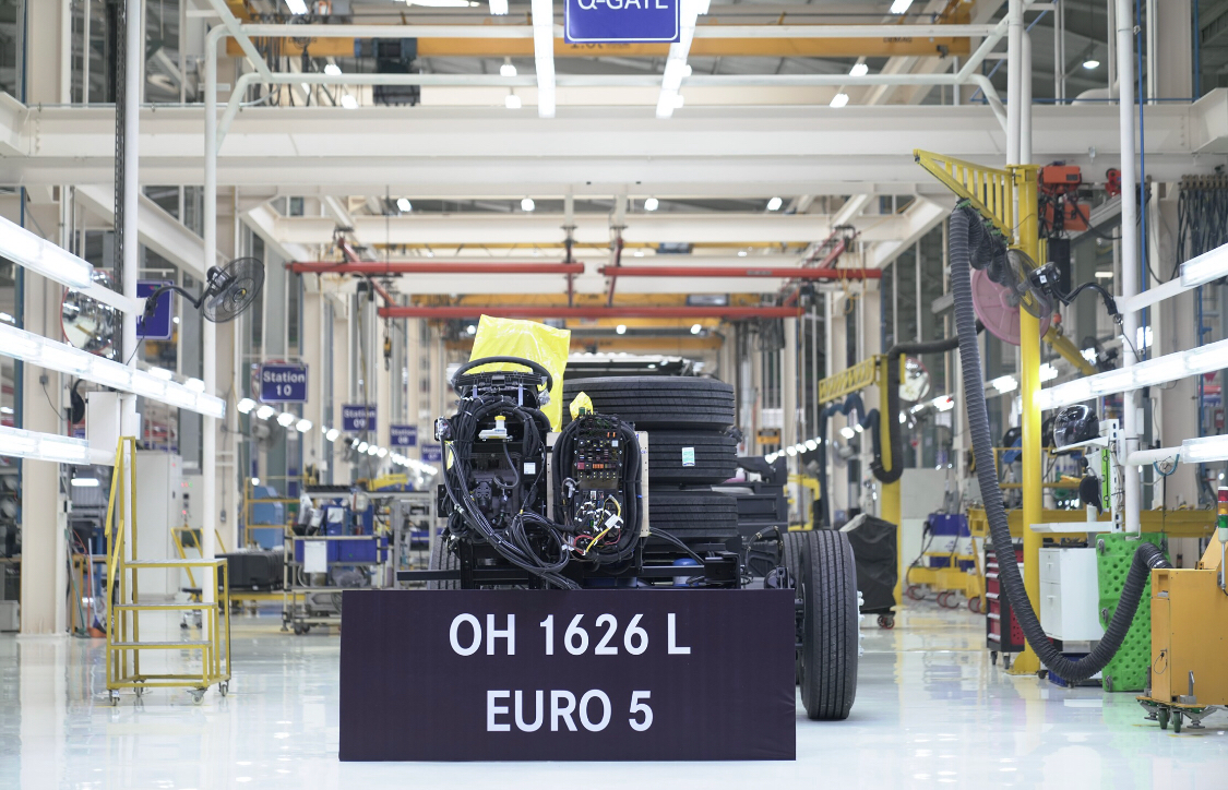 Mercedes-Benz OH 1626L Euro 5 Buatan Cikarang Siap Melaju ke Pasar Ekspor