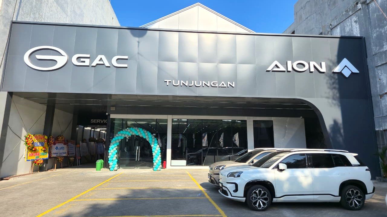 Aion Smart Tunjungan Resmi Dibuka di Surabaya, diler mobil listrik kini lebih dekat. Foto: dok. GAC