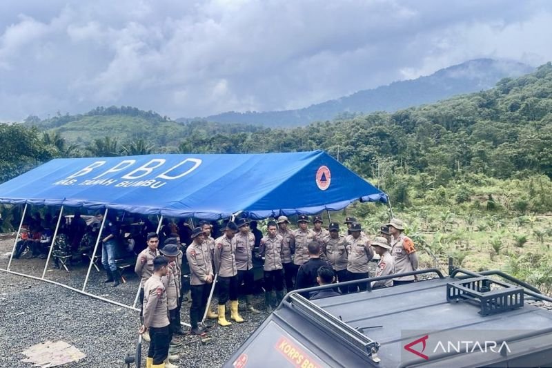 5 Heli Dikerahkan Cari Heli Hilang di Pegunungan Meratus