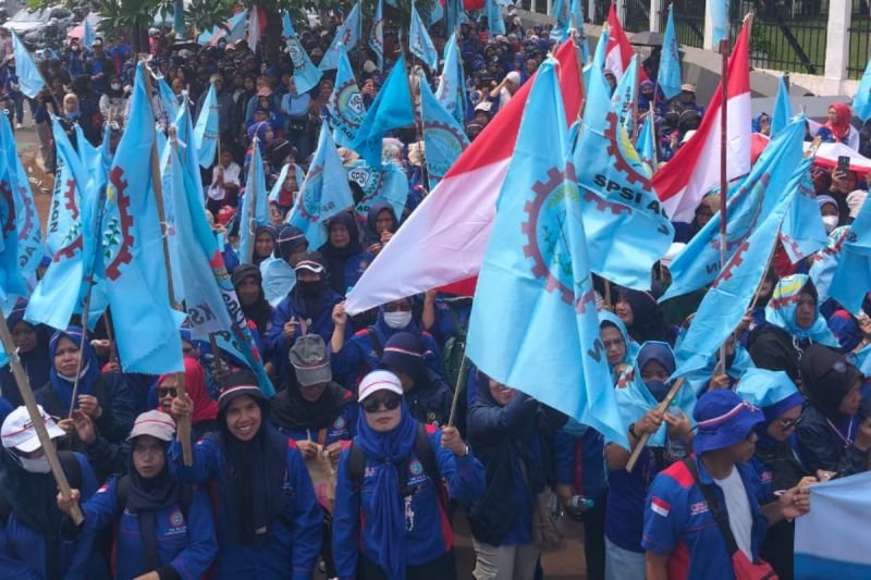 5 Tuntutan Buruh di DPR: Tolak Upah Murah hingga Hapus Outsourching