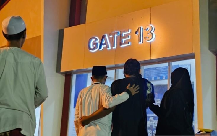 Peringati Tiga Tahun Tragedi Kanjuruhan, Keluarga dan Suporter Gelar Doa Bersama
